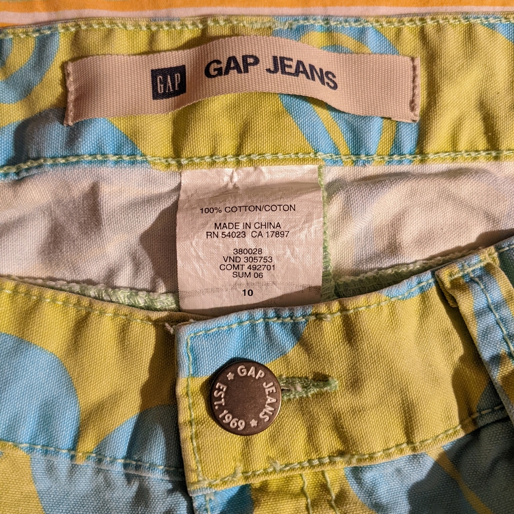 Vintage Gap Coconut Girl Hibiscus Mini Skirt, Sizes 1, 2, 4, & 16 available - Picture 4 of 14